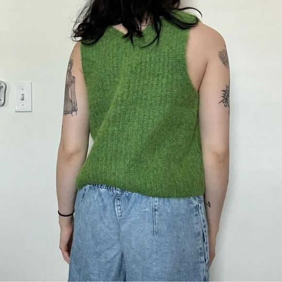 Taste korean brand green alpaca vest medium - Picture 2 of 4